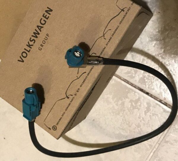 000098600R - Audi E-Tron GT data connection cable 000098600R NEW ORIGINAL