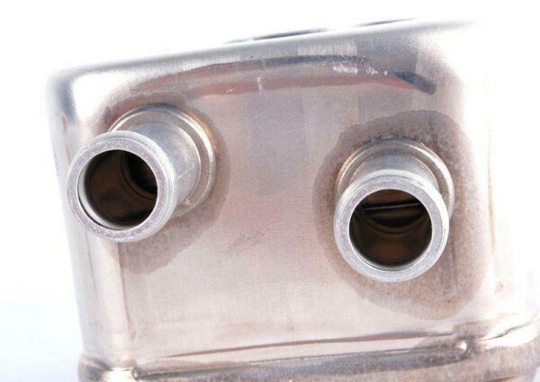 028117021E - NEW AUDI A4 B7 ENGINE OIL COOLER 028117021E ORIGINAL