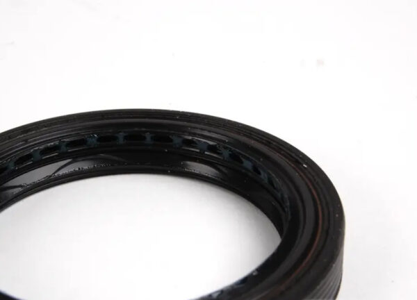 02D409399 - NEW AUDI A4 B7 FLANGED SHAFT OIL SEAL 02D409399 ORIGINAL