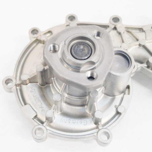 059121008K - NEW AUDI Q5 8R WATER PUMP  059121008K 3.0 DIESEL ORIGINAL