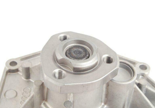 06E121018B - NEW AUDI A4 B8 COOLANT PUMP 06E121018B