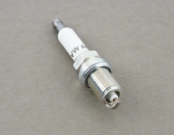 06H905601C - NEW AUDI R8 SPYDER 4S SPARK PLUG 06H905601C ORIGINAL
