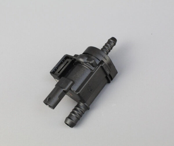 06M906517E - NEW AUDI VW SKODA A1 A3 CONVERTIBLE VALVE 06M906517E GENUINE