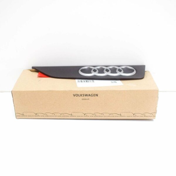 079133621B - NEW AUDI R8 42 ENGINE LEFT SIDE EMBLEM 079133621B