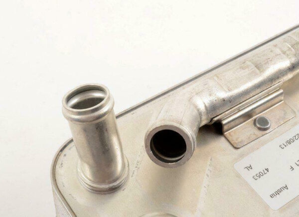 07L117021F - NEW AUDI A6 C6 OIL COOLER 07L117021F ORIGINAL