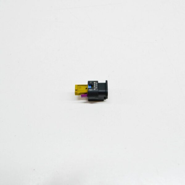 07P973702 - NEW AUDI A4 B8 WIRING CONNECTOR PLUG HOUSING 07P973702 ORIGINAL