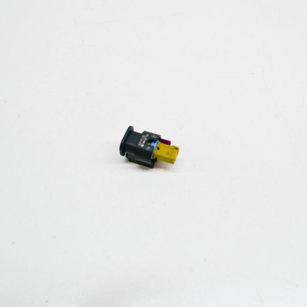 07P973702 - NEW AUDI A4 B8 WIRING CONNECTOR PLUG HOUSING 07P973702 ORIGINAL