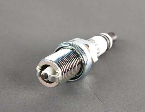 101000035HJ - NEW A4 B7 SPARK PLUG LONGLIFE 101000035HJ ORIGINAL