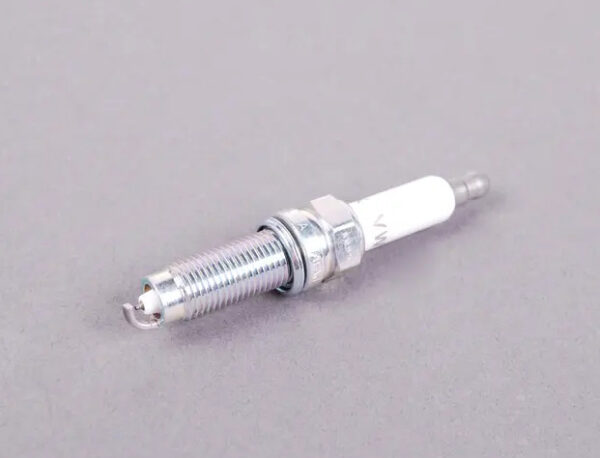 101905622A - NEW AUDI A8 D4 SPARK PLUG LONGLIFE 101905622A ORIGINAL
