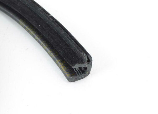 1C0837440BB41 - NEW VOLKSWAGEN BEETLE 9C FRONT RIGHT INNER WINDOW CHANNEL 1C0837440BB41 ORIGINAL