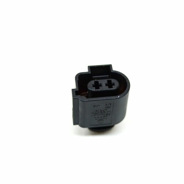 1J0973722A - NEW AUDI A3 CABRIO 8V HEADLIGHT CONNECTOR PLUG FLAT HOUSING RHD 1J0973722A