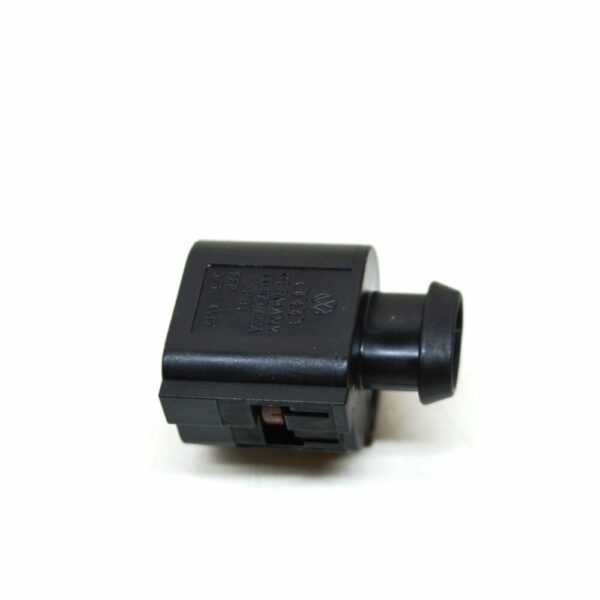 1J0973722A - NEW AUDI A3 CABRIO 8V HEADLIGHT CONNECTOR PLUG FLAT HOUSING RHD 1J0973722A