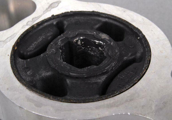 1K0199231J - NEW AUDI A3 8P FRONT LEFT REAR WISHBONE BUSHING 1K0199231J