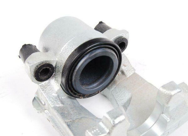 1K0615124D - NEW AUDI A1 8X FRONT RIGHT BRAKE CALIPER HOUSING 1K0615124D