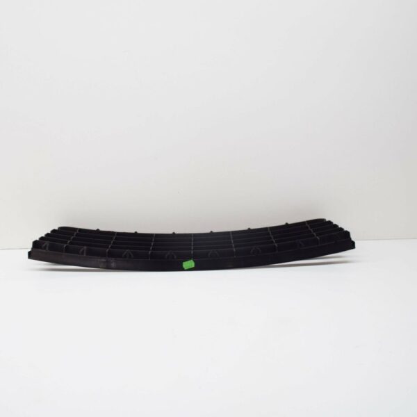 1K08536779B9 - NEW VOLKSWAGEN GOLF MK5 FRONT BUMPER CENTER VENT GRILLE 1K08536779B9 ORIGINAL