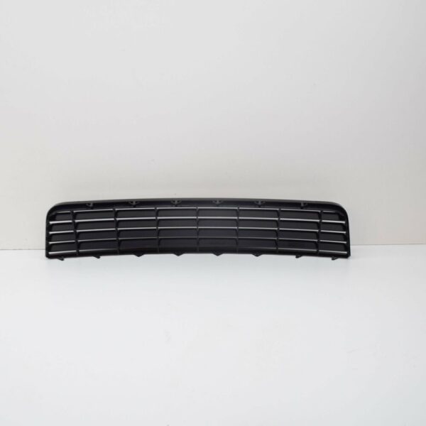 1K08536779B9 - NEW VOLKSWAGEN GOLF MK5 FRONT BUMPER CENTER VENT GRILLE 1K08536779B9 ORIGINAL