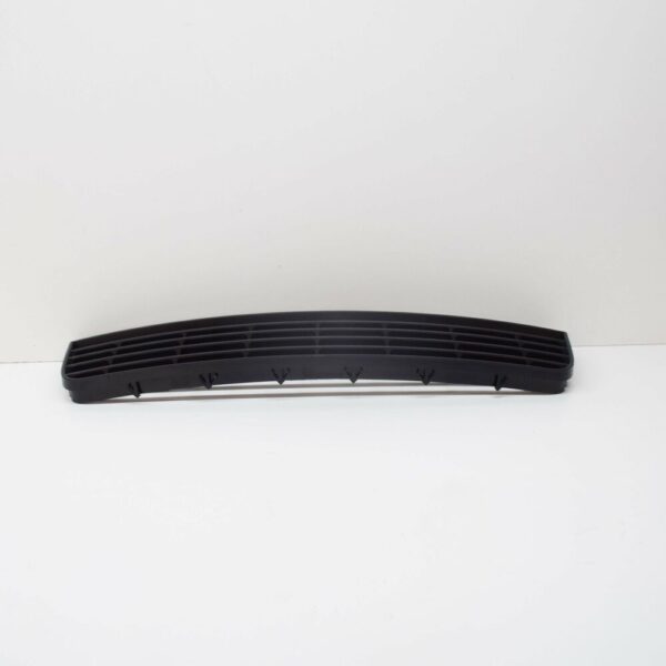1K08536779B9 - NEW VOLKSWAGEN GOLF MK5 FRONT BUMPER CENTER VENT GRILLE 1K08536779B9 ORIGINAL