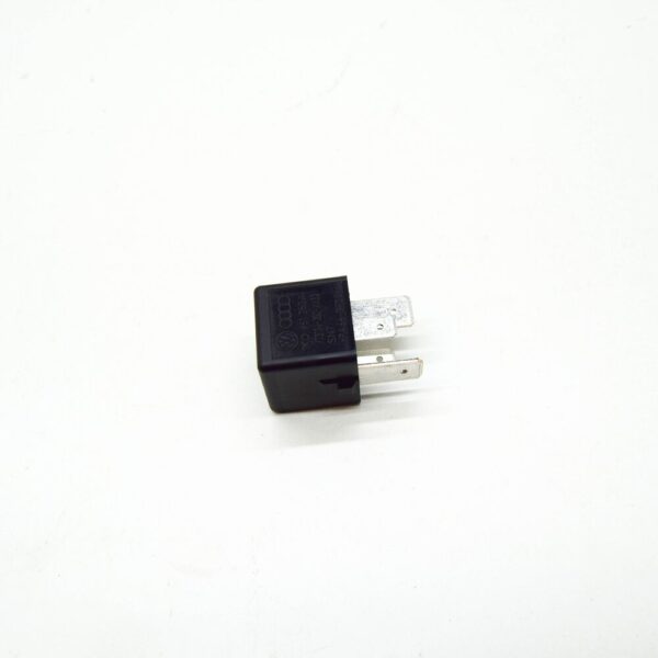 1K0951253A - NEW AUDI A3 8P MULTIFUNCTION RELAY 1K0951253A ORIGINAL