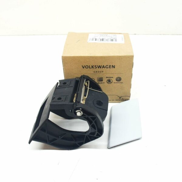 3D0807928BGRU - NEW VW PHAETON MK3 FRONT RIGHT HEADLIGHT WASHER COVER CAP 3D0807928BGRU