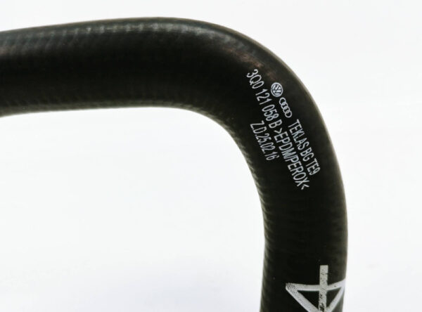 3Q0121058B - NEW VOLKSWAGEN ARTEON 3H7 COOLANT HOSE 3Q0121058B