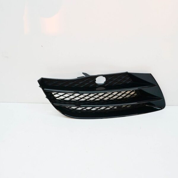 42080768001C - NEW AUDI R8 FRONT BUMPER RIGHT GRILLE 42080768001C 420807680 01C ORIGINAL