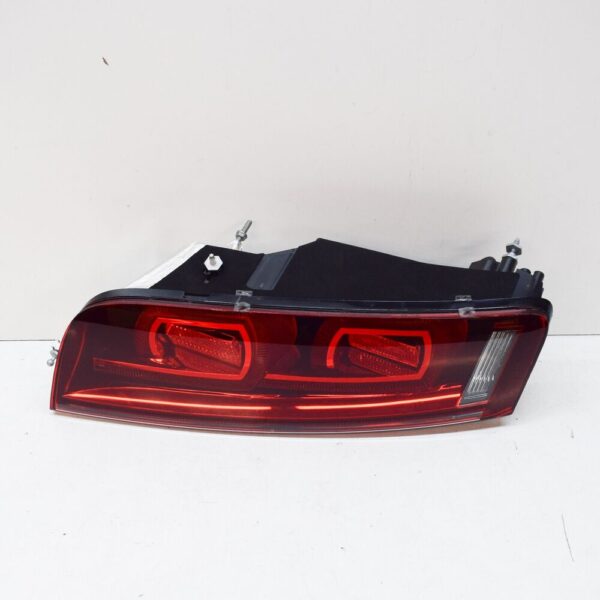 420945096F - NEW AUDI R8 REAR RIGHT TAILLIGHT 420945096F ORIGINAL