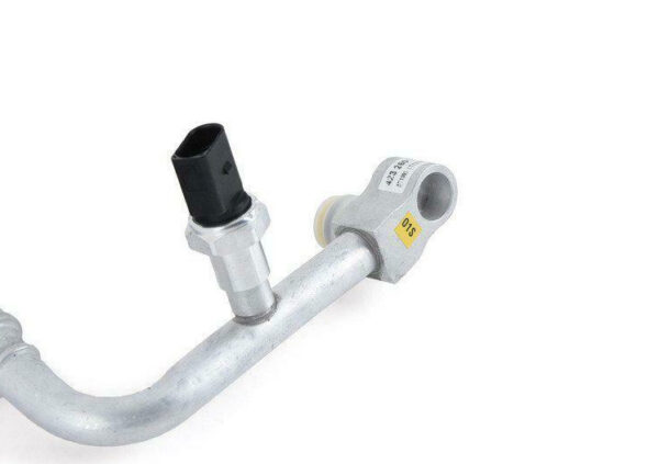 423260704A - New AUDI R8 42 A/C Refrigerant Pipe LHD 423260704A