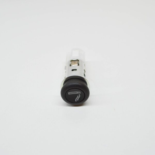 4B0919305B01C - AUDI A3 8P CIGARETTE LIGHTER SOCKET 4B0919305B01C NEW