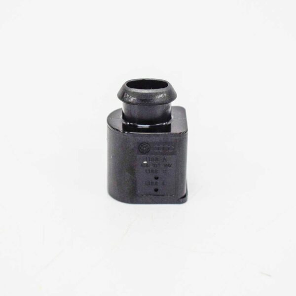 4D0971992 - NEW AUDI A8 4D FLAT CONNECTOR HOUSING 4D0971992