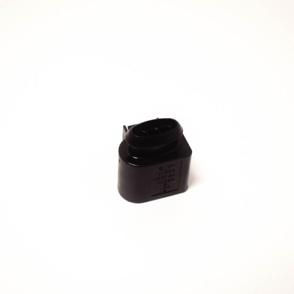 4D0971993 - NEW AUDI AX 8X FLAT CONNECTOR HOUSING WITH CONTACT LOCKING 4D0971993 ORIGINAL