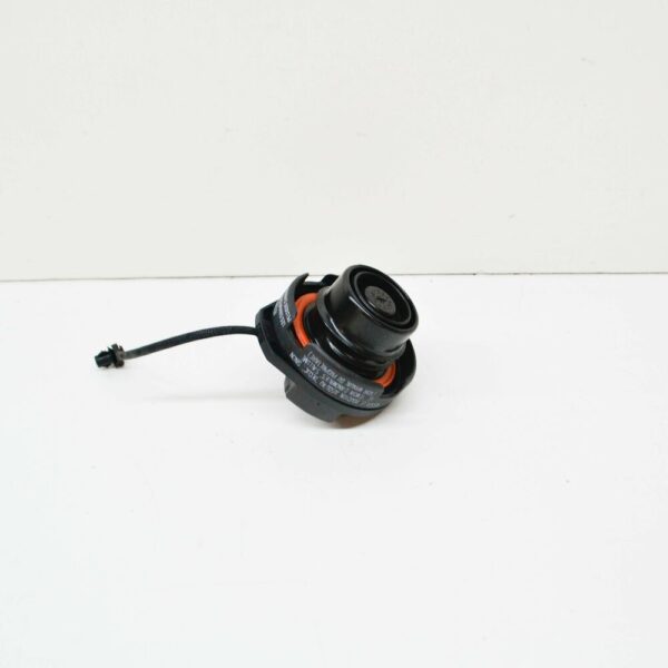 4E0201550B - NEW AUDI A8 D3 GAS CAP WITH STRAP 4E0201550B