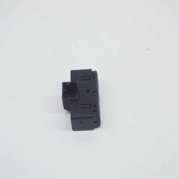 4E09598315PR - NEW AUDI A8 4E FLAP LOCK CONTROL SWITCH 4E09598315PR ORIGINAL