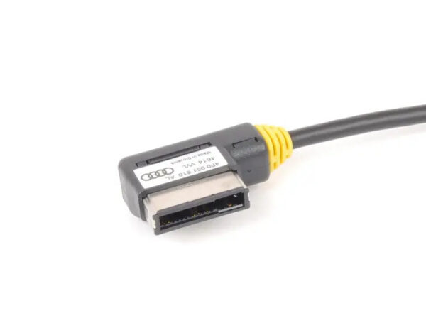 4F0051510AL - NEW AUDI A1 8X IPOD/IPHONE ADAPTER LIGHTNING CABLE 4F0051510AL ORIGINAL