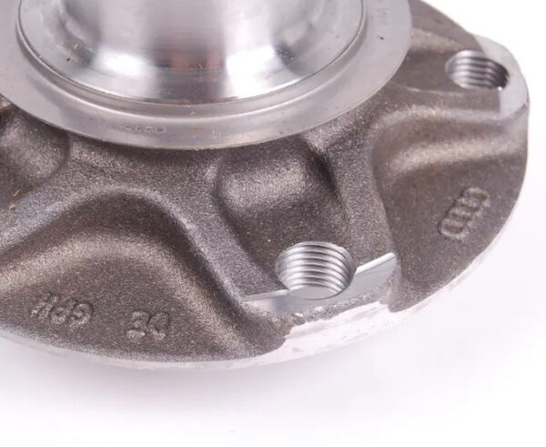 4F0501652A - NEW AUDI A6 AVANT C6 FRONT WHEEL HUB 4F0501652A ORIGINAL