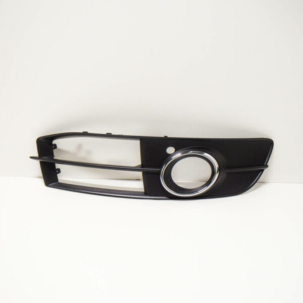 4F0807682Q01C - NEW AUDI A6 C6 RIGHT FOG LIGHT GRILLE 4F0807682Q01C 2010 GENUINE