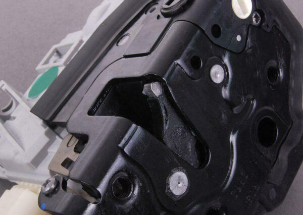 4F0839016B - NEW AUDI A3 8P REAR RIGHT DOOR LOCK WITH DOOR CONTACT SWITCH 4F0839016B ORIGINAL
