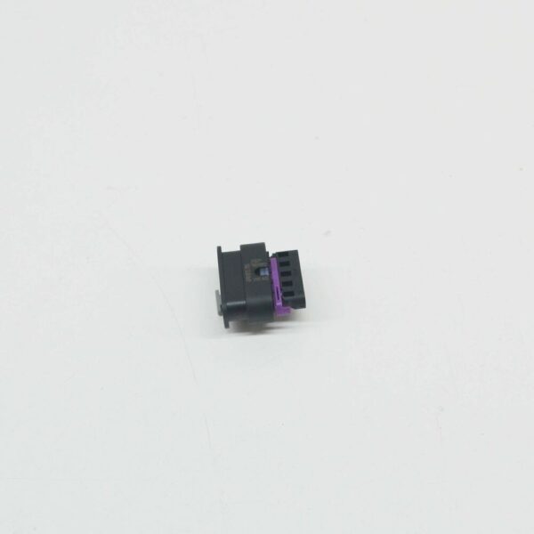 4F0973705 - NEW AUDI A1 MK1 COOLANT REGULATOR FLAT CONTACT HOUSING 5 PIN 4F0973705 ORIGINAL