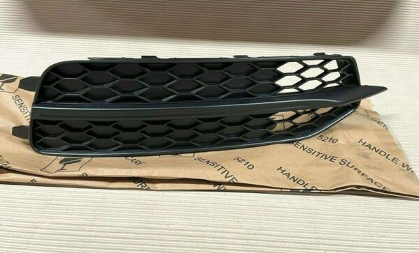 4G0807682D9B9 - NEW AUDI A6 C7 RIGHT FOG LIGHT SURROUND GRILLE 4G0807682D9B9 2011 S LINE GENUINE