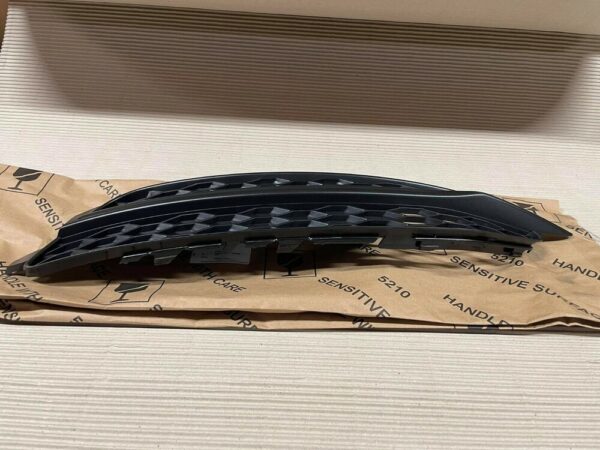 4G0807682D9B9 - NEW AUDI A6 C7 RIGHT FOG LIGHT SURROUND GRILLE 4G0807682D9B9 2011 S LINE GENUINE