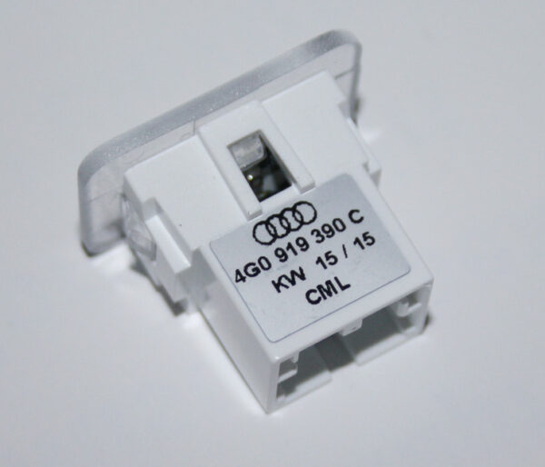 4G0919390C - NEW AUDI Q2 FRONT FOOTWELL LED LIGHT 4G0919390C ORIGINAL