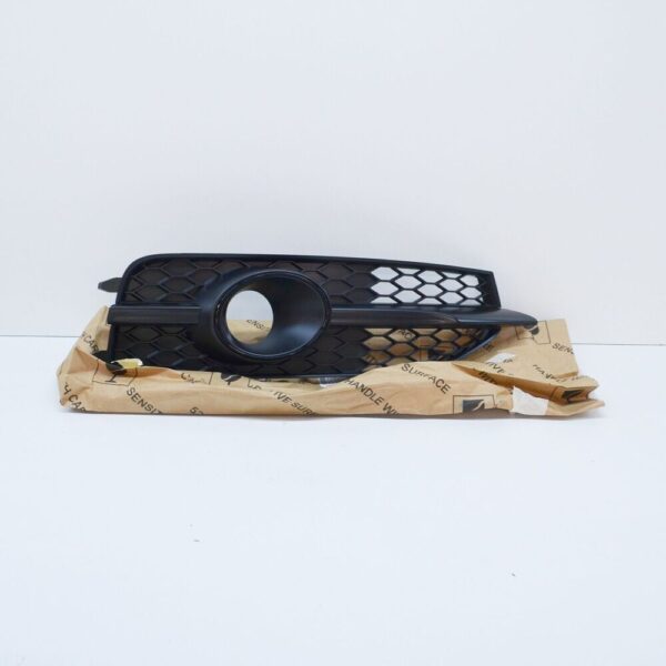 4G8807682CBMT - New OEM Audi A7 S-Line Front Bumper Fog Light Grill Black Right 4G8807682CBMT