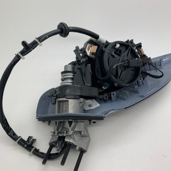 4G8858532GGRU - NEW AUDI A7 SPORTBACK 4G FRONT RIGHT MIRROR MOUNTING 4G8858532GGRU ORIGINAL