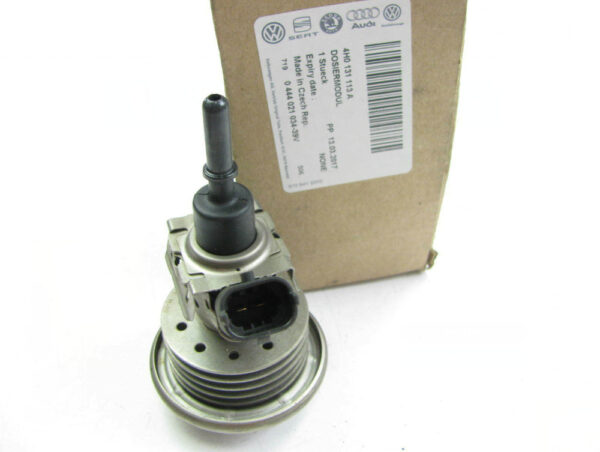 4H0131113A - NEW AUDI Q7 4L EXHAUST FLUID DEF INJECTOR 4H0131113A ORIGINAL