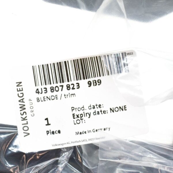 4J38078239B9 - AUDI E-TRON GT Front Bumper Centre Trim 4J38078239B9 NEW