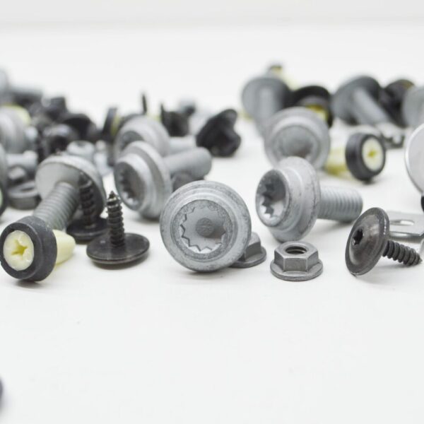 4K0098646 - AUDI A6 C8 UNDERBODY FIXING BOLTS SET 4K0098646 NEW GENUINE