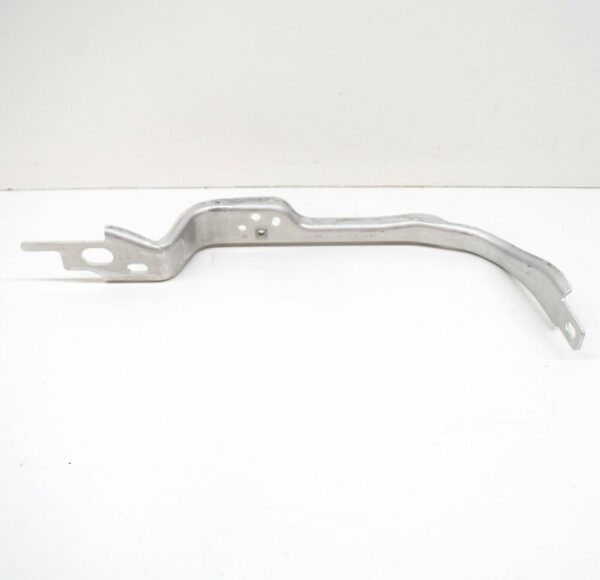 4K0807348B - NEW AUDI A6 C8 FRONT LOWER REAR RIGHT RAIL COVER BRACKET