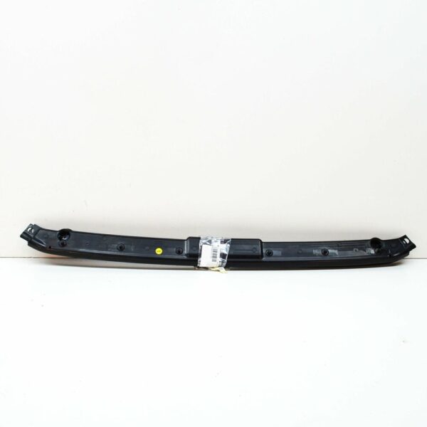 4K0823125 - NEW AUDI A6 S6 C8 FRONT BUMPER CENTER RUBBER SEAL 4K0823125 ORIGINAL