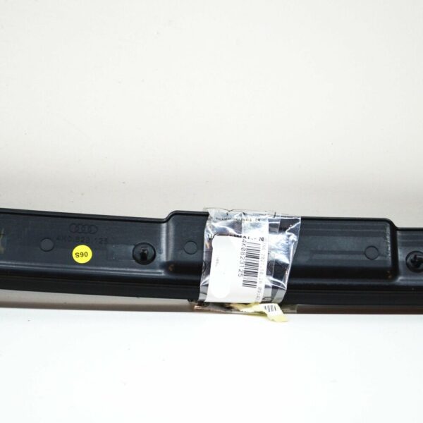 4K0823125 - NEW AUDI A6 S6 C8 FRONT BUMPER CENTER RUBBER SEAL 4K0823125 ORIGINAL