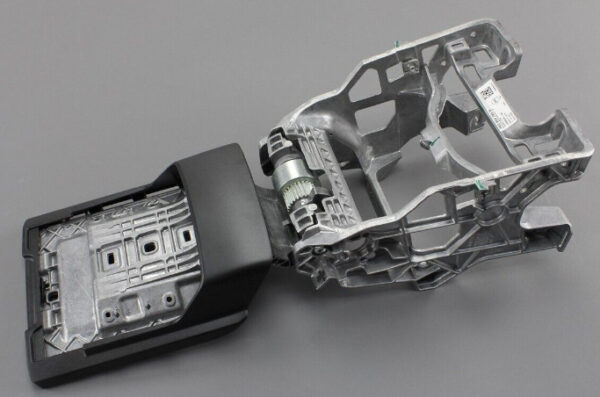 4K0864283D - NEW AUDI A6 C8 AVANT FRONT CENTER ARMREST MOUNT 4K0864283D ORIGINAL