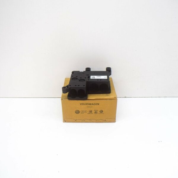 4K0941828 - NEW AUDI A6 C8 FRONT RIGHT LOWER FUSE BOX 4K0941828
